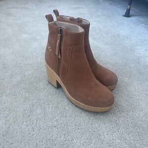 Dr. Scholl's Tan Suede Ankle Boots